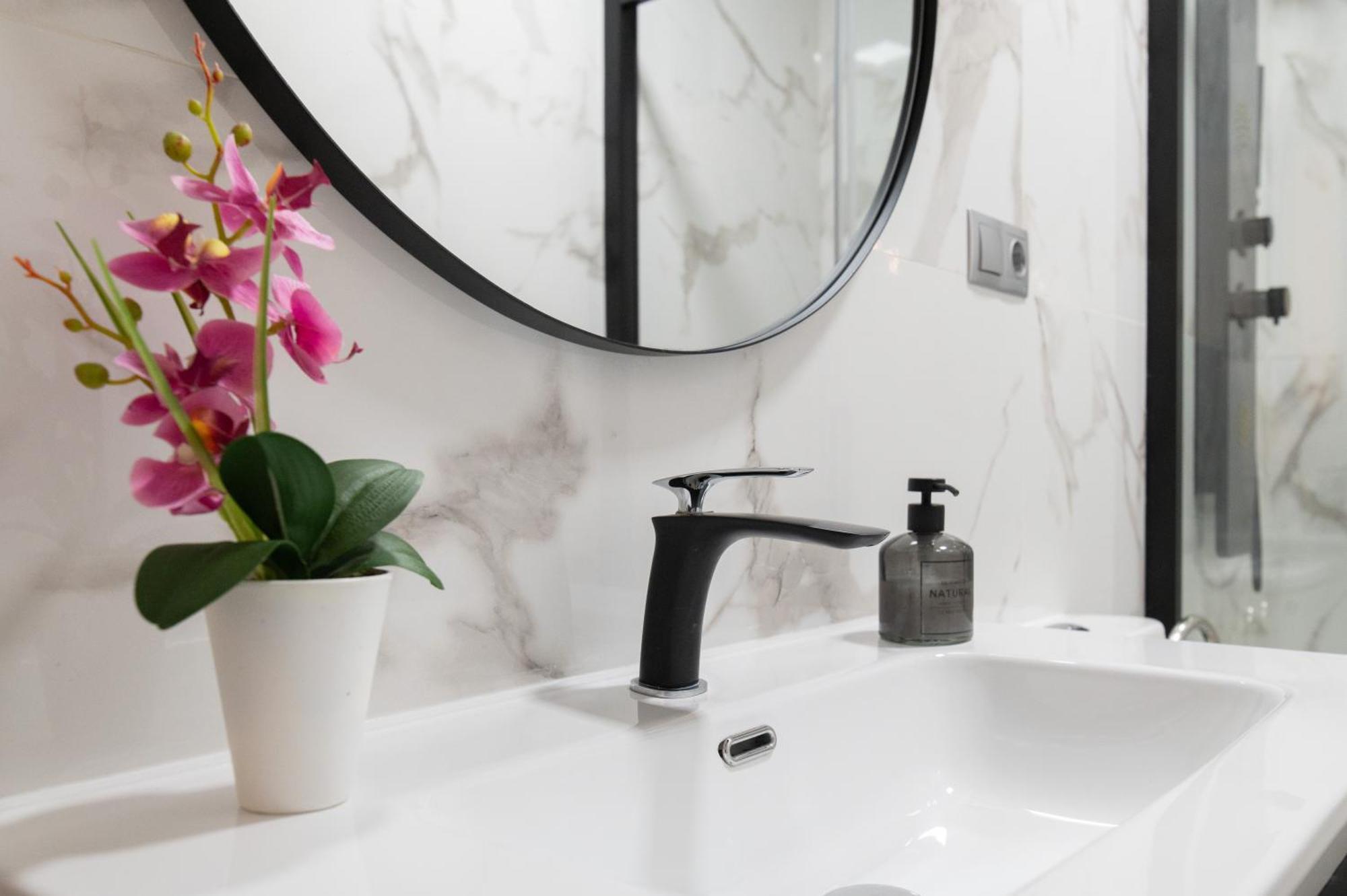 Apartamento Triana Habitame Inmobiliaria إشبيلية المظهر الخارجي الصورة